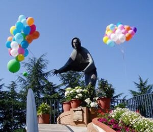1 b Acuto statue